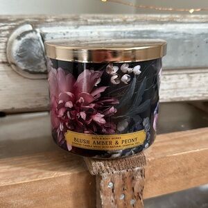 Bath & Body Works Blush Amber & Peony 3 wick candle